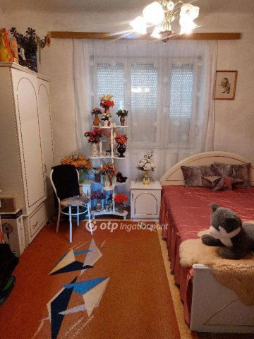 Eladó családi ház, Somoskőújfalun 9.7 M Ft, 2 szobás