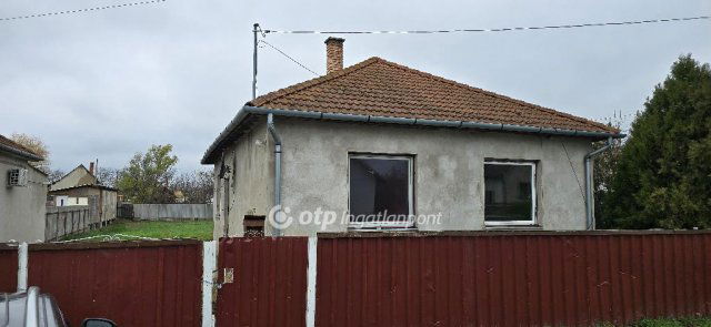 Eladó családi ház, Nádudvaron 11.9 M Ft, 2 szobás