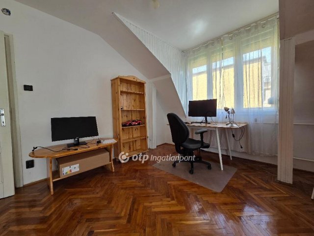 Kiadó sorház, albérlet, Debrecenben 200 E Ft / hó, 2+1 szobás