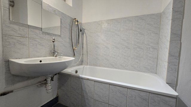 Eladó téglalakás, Pilisjászfalun 49.9 M Ft, 2 szobás