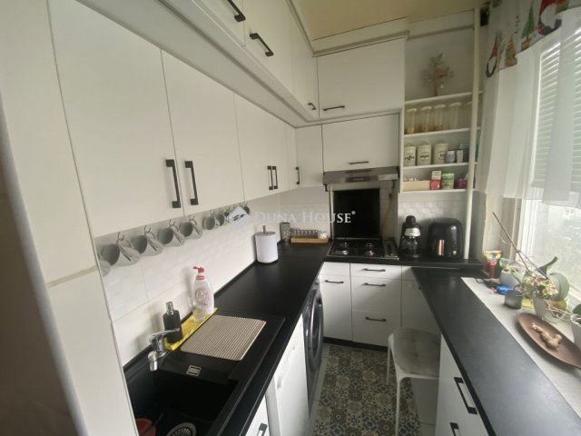 Eladó panellakás, Dunaújvárosban 39.99 M Ft, 3 szobás