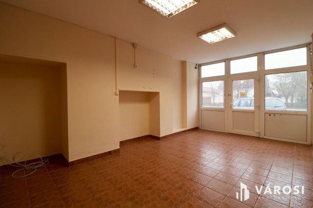 Kiadó ipari ingatlan, Hódmezővásárhelyen 250 E Ft / hó