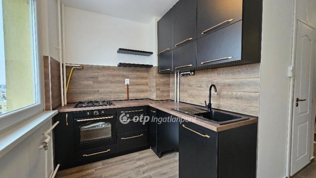 Eladó panellakás, Szentesen 36 M Ft, 1+1 szobás