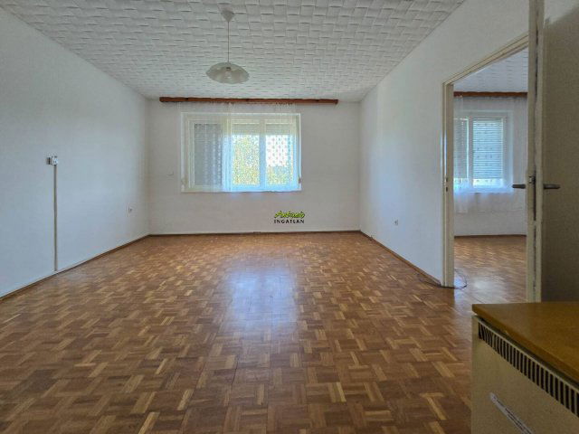 Eladó téglalakás, Kapuváron 35 M Ft, 2 szobás