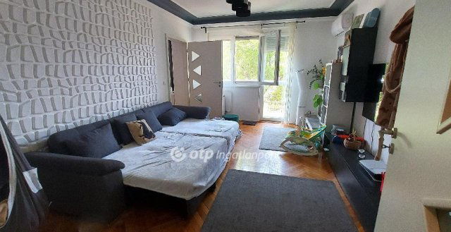 Eladó téglalakás, Kunszentmártonban 27.5 M Ft, 2 szobás