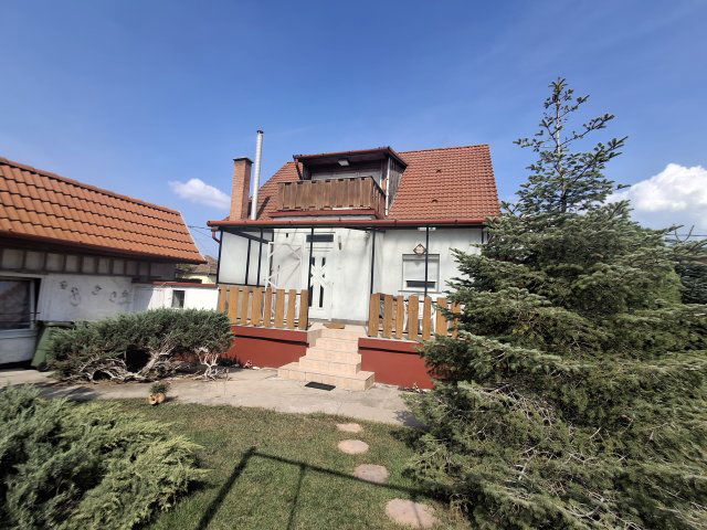 Eladó családi ház, Esztergomban 71.9 M Ft, 4 szobás