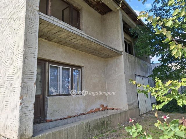 Eladó családi ház, Tiszateleken 10.8 M Ft, 4 szobás