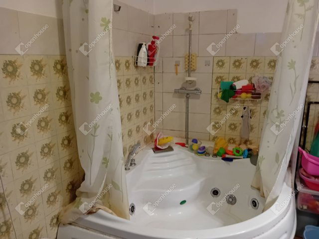 Eladó családi ház, Süttőn 37.5 M Ft, 4 szobás