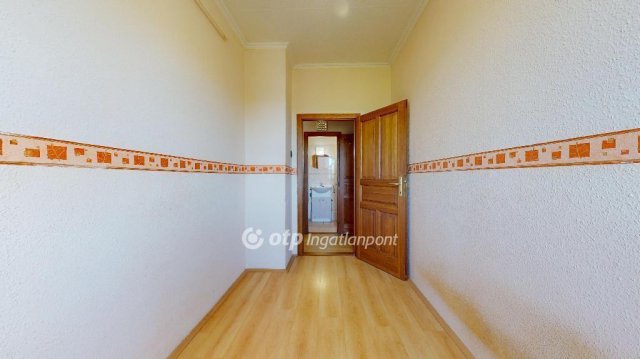 Eladó téglalakás, Nyíregyházán 37.4 M Ft, 1+2 szobás