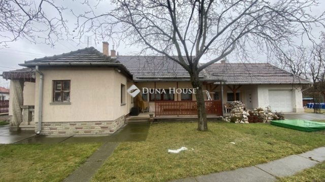 Eladó családi ház, Dunaharasztin 115 M Ft, 3 szobás