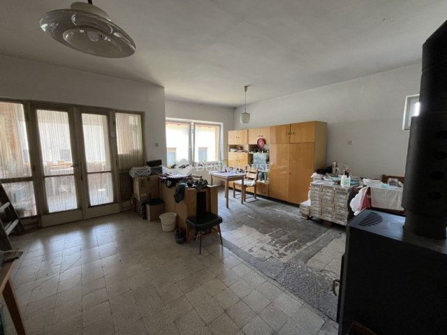 Eladó családi ház, Veszprémben 150 M Ft, 4 szobás