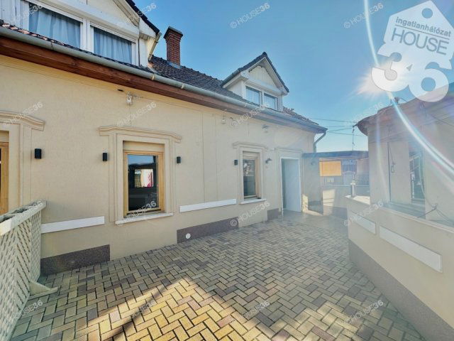 Eladó üzlethelyiség, Nagykőrösön 34.5 M Ft, 2 szobás