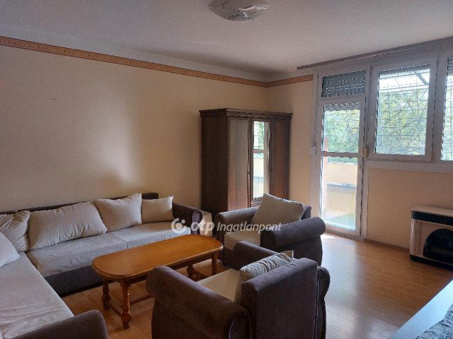 Eladó téglalakás, Gödöllőn 74 M Ft, 2 szobás