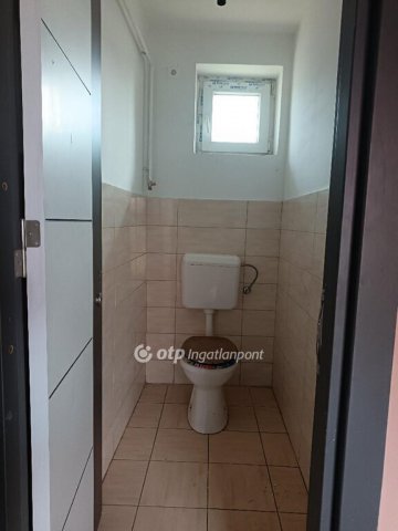 Eladó családi ház, Sárándon 48.5 M Ft, 2 szobás