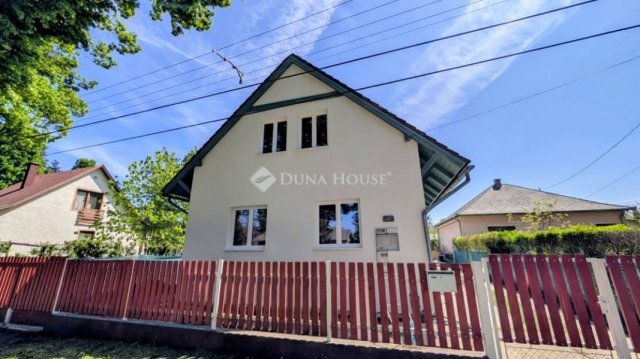 Eladó családi ház, Szántódon 109 M Ft, 4 szobás