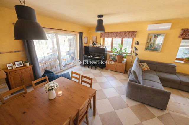 Eladó családi ház, Gödön 158 M Ft, 5 szobás