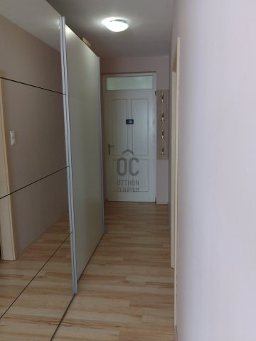 Eladó téglalakás, Pécsett 80.5 M Ft, 3 szobás