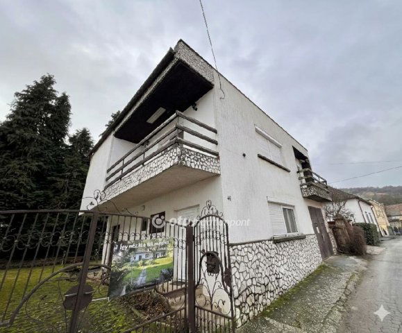 Eladó családi ház, Tokajban 139 M Ft, 3+1 szobás