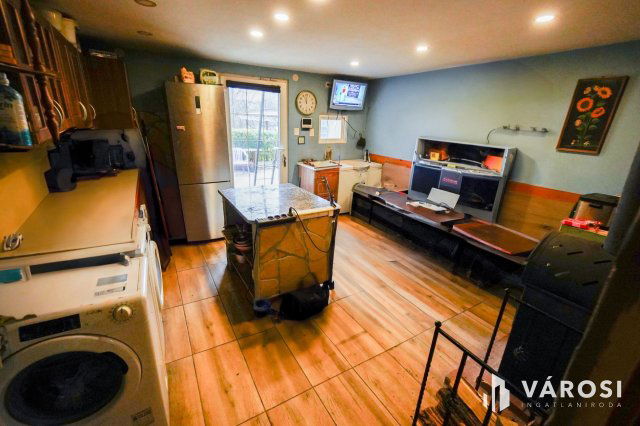 Eladó családi ház, Vácon 39 M Ft, 3 szobás