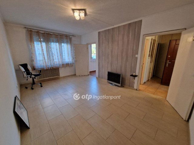 Kiadó panellakás, albérlet, Miskolcon 120 E Ft / hó, 1+1 szobás