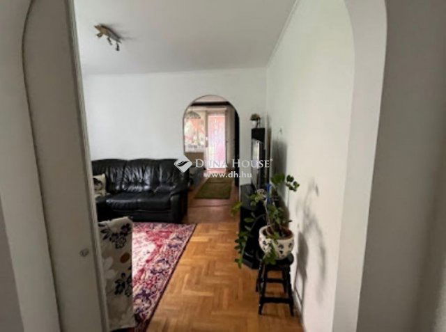 Eladó családi ház, Szigetszentmiklóson 109 M Ft, 4 szobás