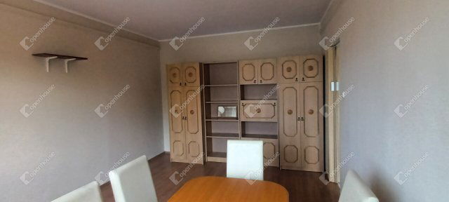 Eladó panellakás, Szegeden 47.75 M Ft, 2 szobás