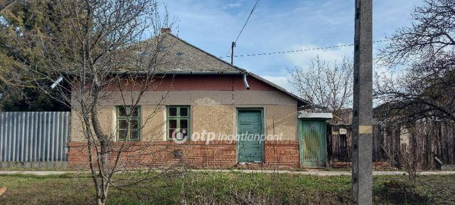 Eladó családi ház, Kunszentmártonban 8.75 M Ft, 3 szobás