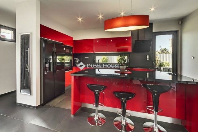 Eladó családi ház, Dabason 199 M Ft, 4 szobás