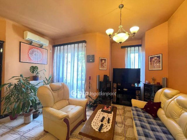 Eladó téglalakás, Budapesten, VIII. kerületben 99 M Ft, 3 szobás