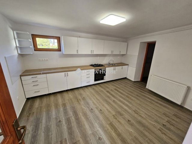 Eladó családi ház, Zalakaroson 85.9 M Ft, 4 szobás