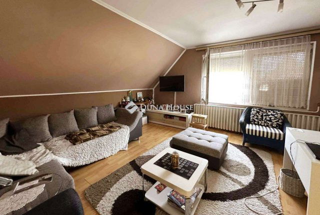 Eladó családi ház, Tamásiban 78 M Ft, 8 szobás