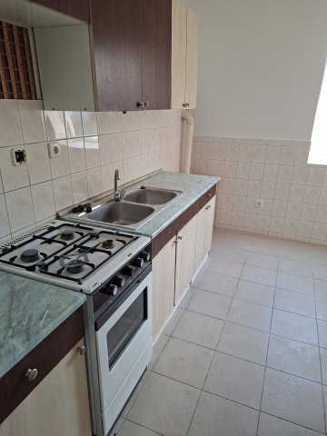 Kiadó téglalakás, albérlet, Szolnokon 140 E Ft / hó, 2 szobás