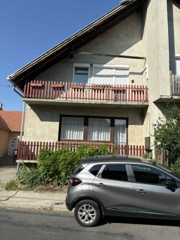 Eladó ikerház, Győrött 60 M Ft, 4+1 szobás