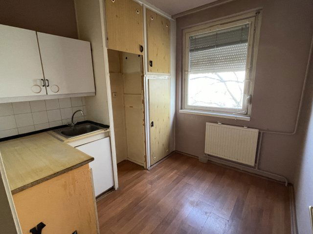 Eladó panellakás, Debrecenben 56.9 M Ft, 3 szobás