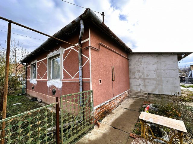 Eladó családi ház, Sarkadon 14 M Ft, 2 szobás