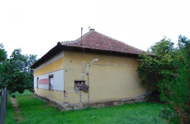 Eladó családi ház, Biharnagybajomban 3.88 M Ft, 1+1 szobás