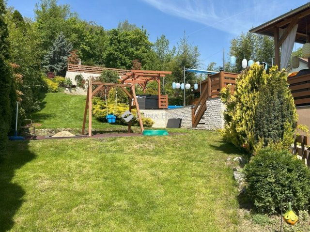 Eladó családi ház, Pilismaróton 248 M Ft, 6 szobás