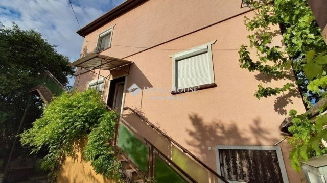 Eladó családi ház, Kecskeméten 69.9 M Ft, 6 szobás