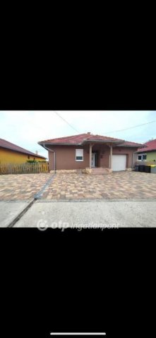 Eladó családi ház, Mohácson 70 M Ft, 3 szobás