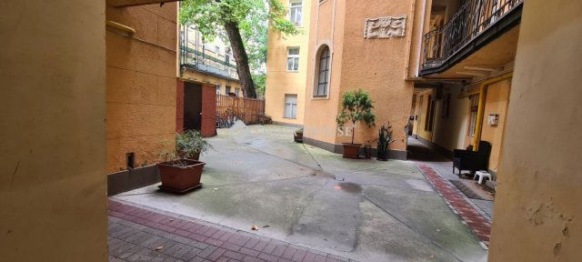 Eladó téglalakás, Budapesten, VI. kerületben 69.9 M Ft, 3 szobás