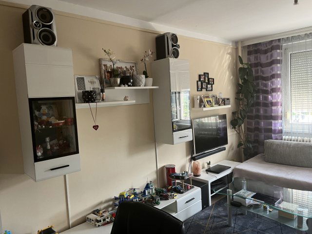 Eladó panellakás, Miskolcon 31.9 M Ft, 2+1 szobás
