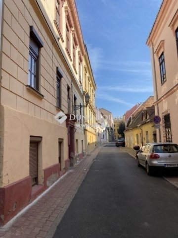 Eladó téglalakás, Pécsett 65.49 M Ft, 3 szobás