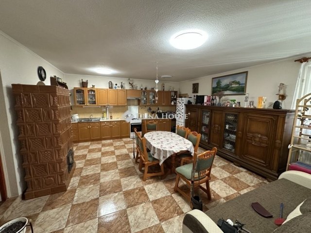 Eladó családi ház, Örkényen 64.99 M Ft, 6 szobás