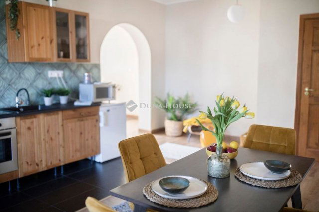 Eladó téglalakás, Budapesten, XVI. kerületben 140 M Ft, 4 szobás