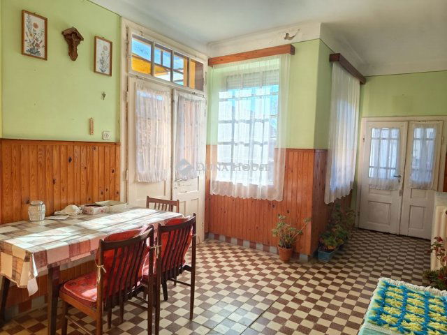 Eladó családi ház, Sopronkövesden 60 M Ft, 3 szobás