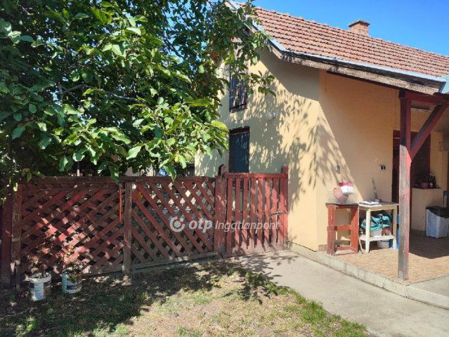 Eladó családi ház, Mezőberényben 73 M Ft, 3+1 szobás