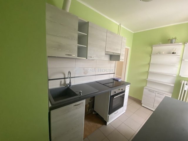 Eladó panellakás, Pécsett 49.9 M Ft, 3 szobás