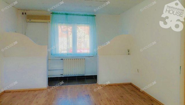Eladó üzlethelyiség, Kecskeméten 17.5 M Ft, 1+1 szobás
