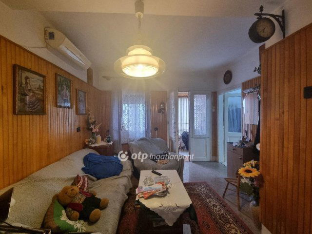 Eladó családi ház, Pápán 37.999 M Ft, 3 szobás