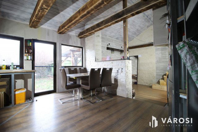 Eladó nyaraló, Pomázon 75 M Ft, 3 szobás / költözzbe.hu